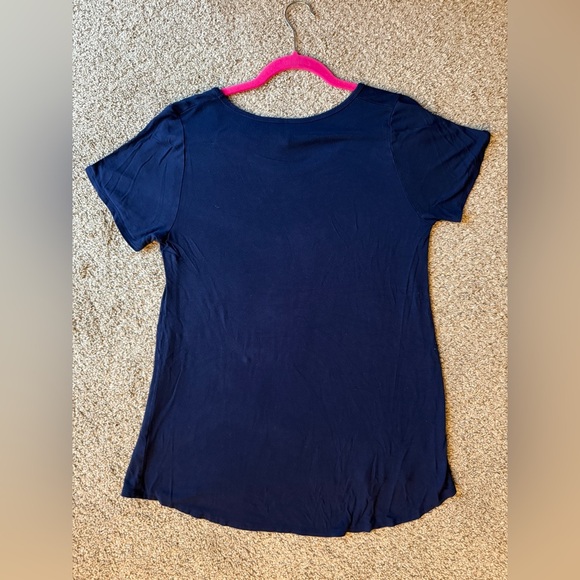 LuLaRoe Navy Blue Graphic Classic T NWOT Limited Edition - Picture 2 of 3